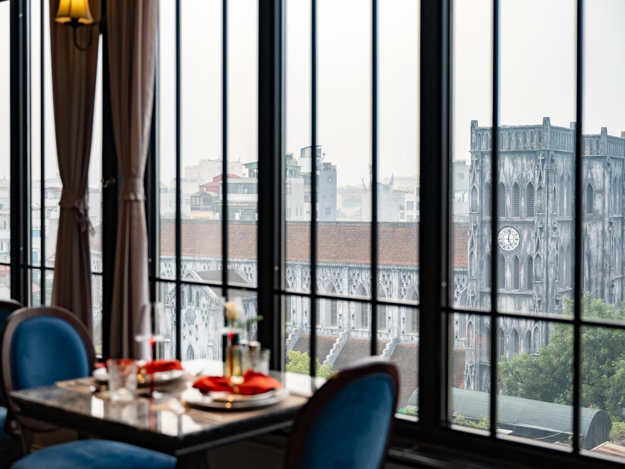 Grand Hotel Du Lac 하노이 외부 사진 View from the restaurant