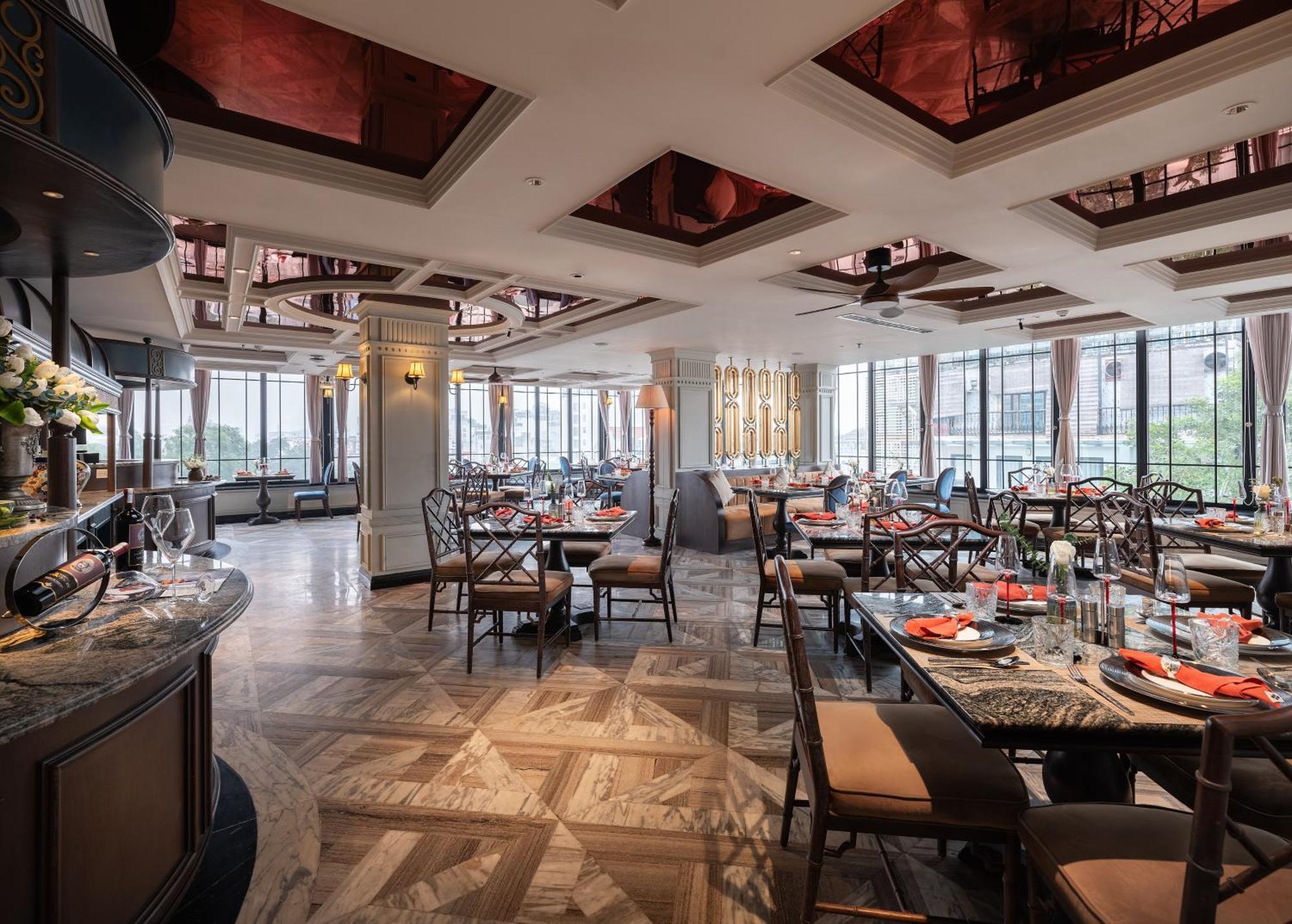 Grand Hotel Du Lac 하노이 외부 사진 The interior of the restaurant
