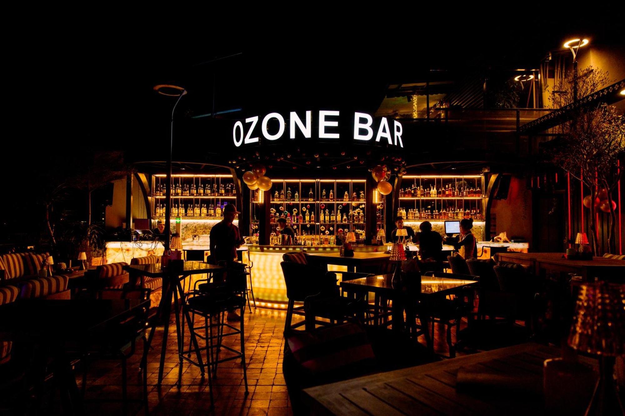 Grand Hotel Du Lac 하노이 외부 사진 Ozone Bar