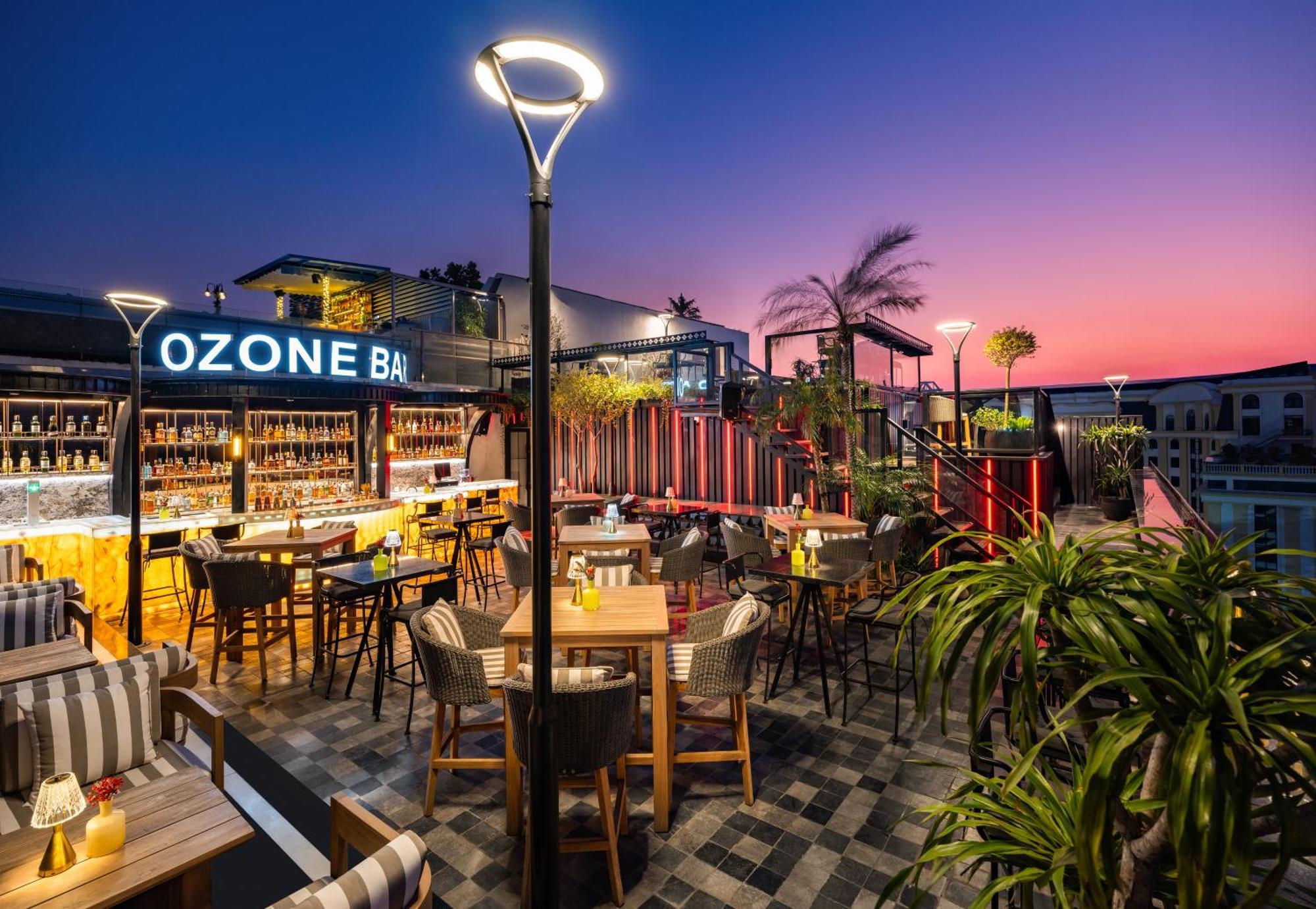 Grand Hotel Du Lac 하노이 외부 사진 OZONE Bar
