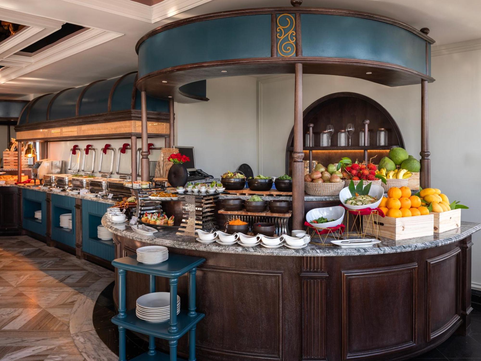 Grand Hotel Du Lac 하노이 외부 사진 A buffet at a hotel
