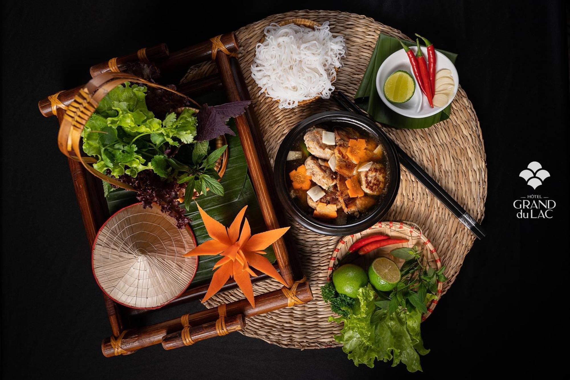 Grand Hotel Du Lac 하노이 외부 사진 Banh Canh