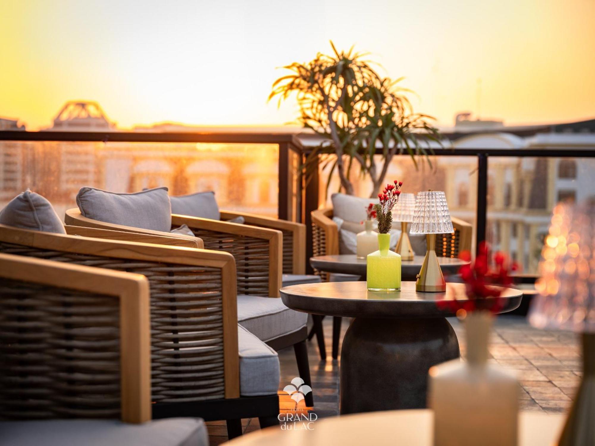 Grand Hotel Du Lac 하노이 외부 사진 The Terrace at the Hotel