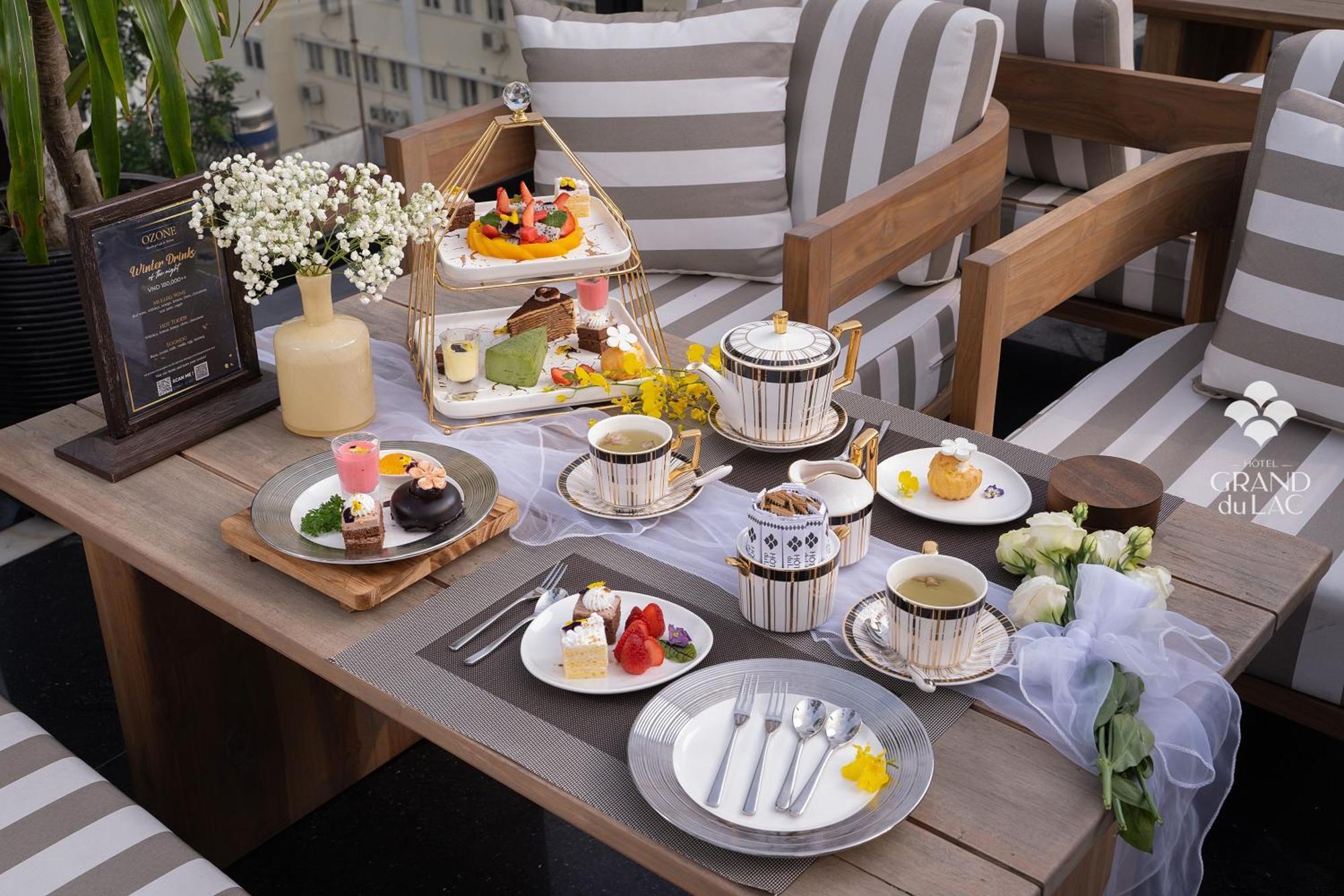 Grand Hotel Du Lac 하노이 외부 사진 Afternoon tea